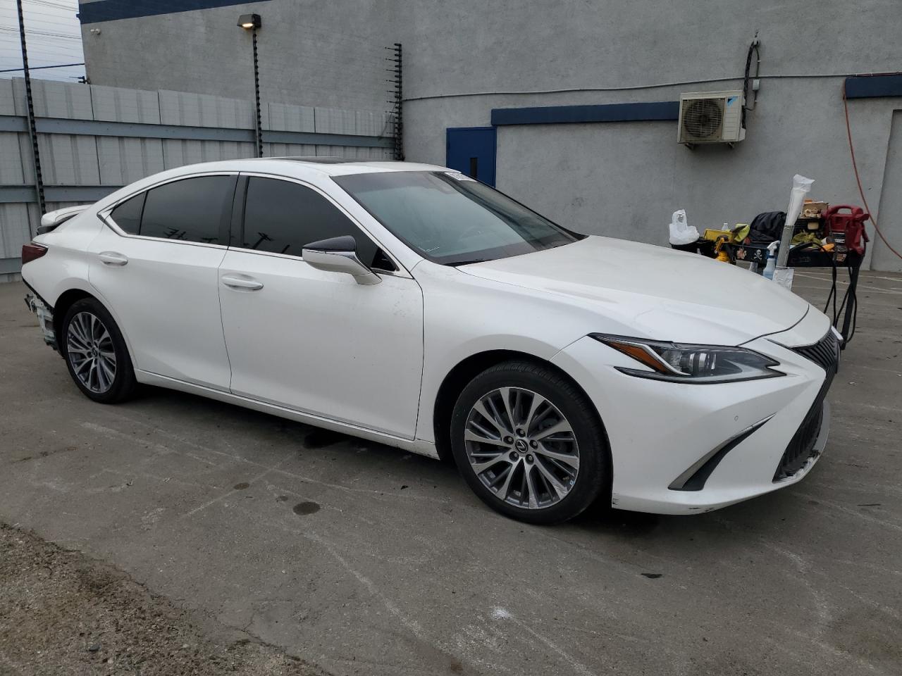 2021 Lexus ES - Image 4