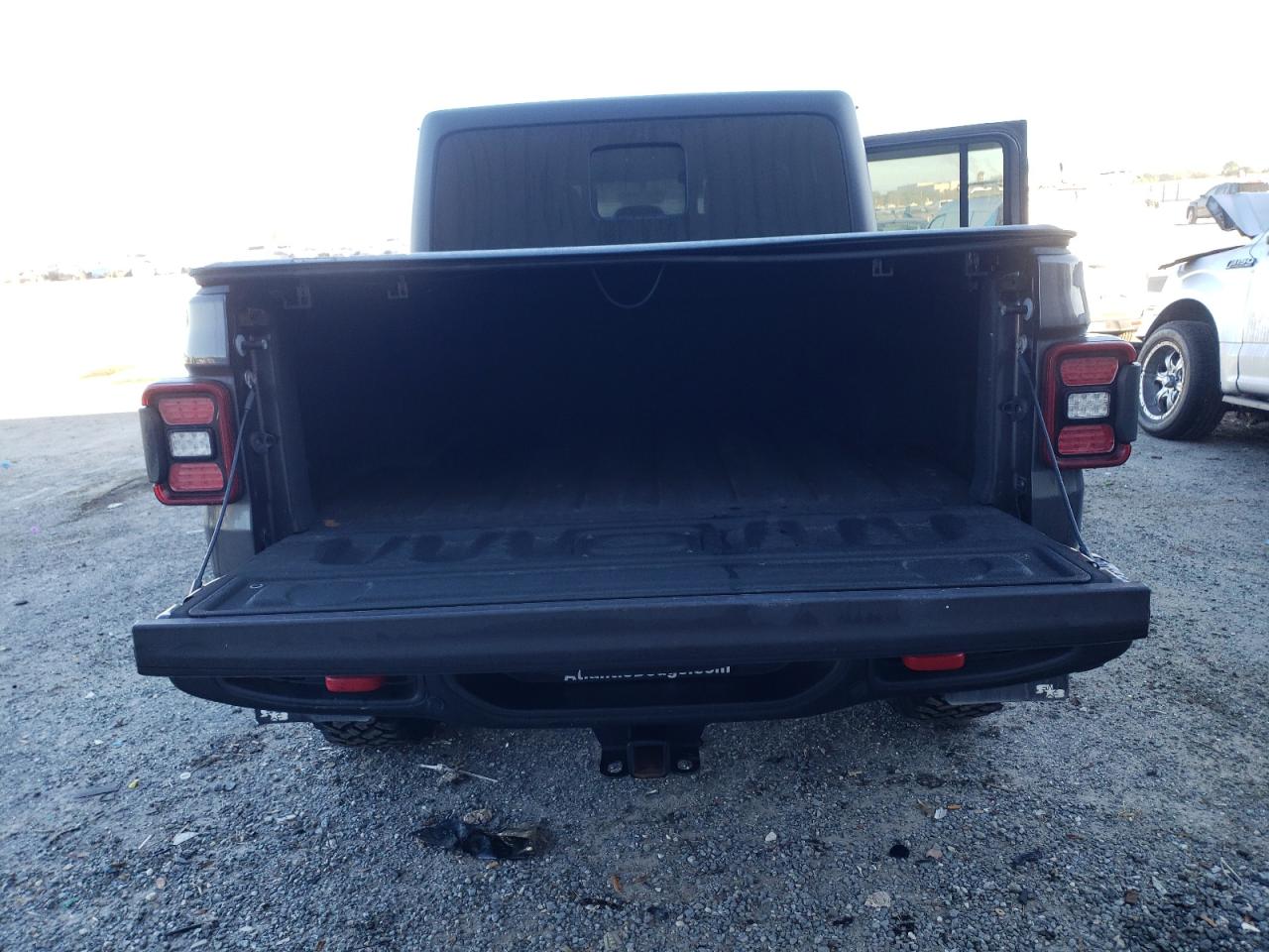 2020 Jeep Gladiator - Image 6