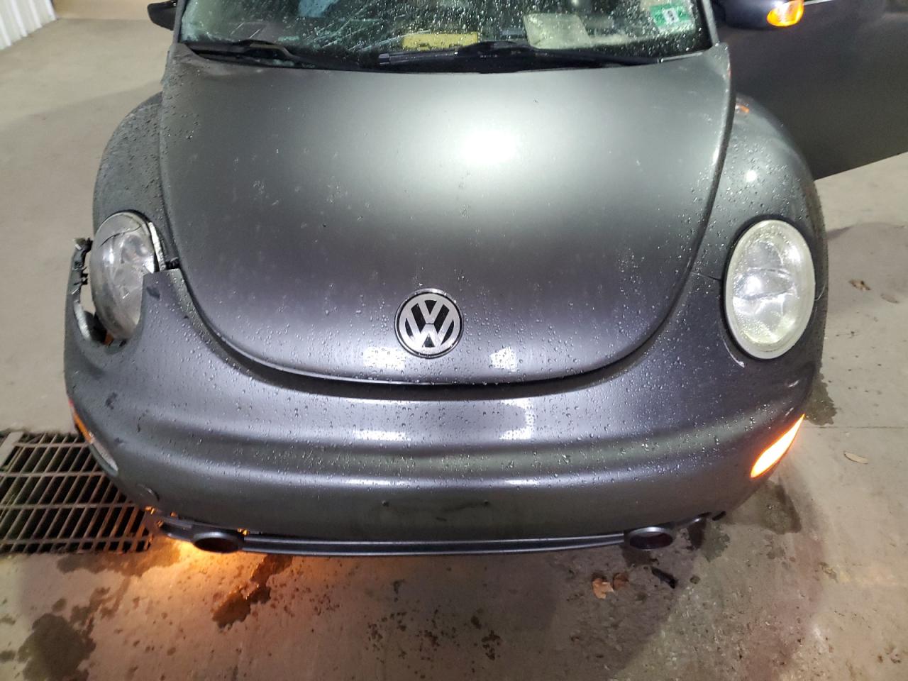 2003 Volkswagen Beetle - Image 12