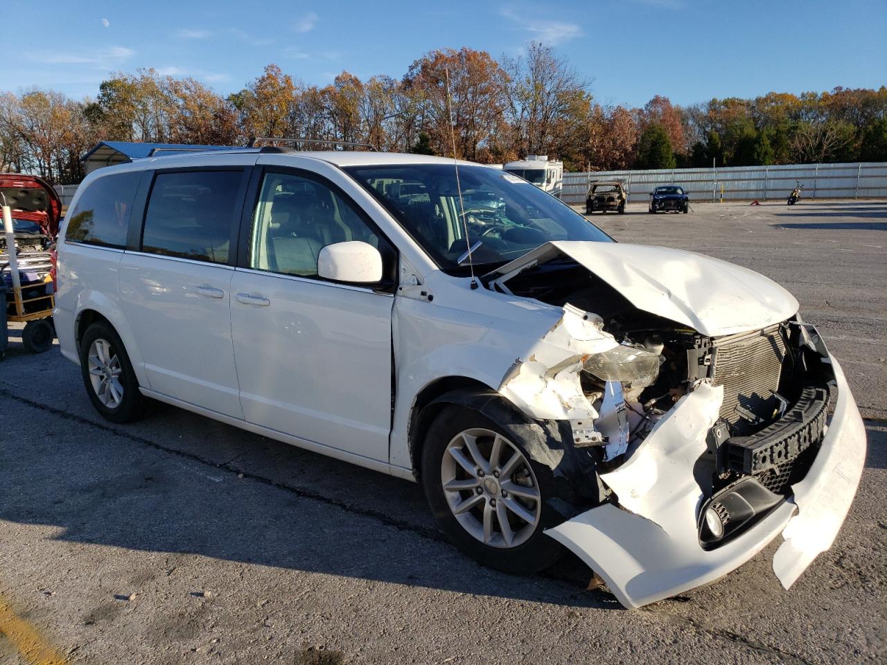 2019 Dodge Caravan - Image 4