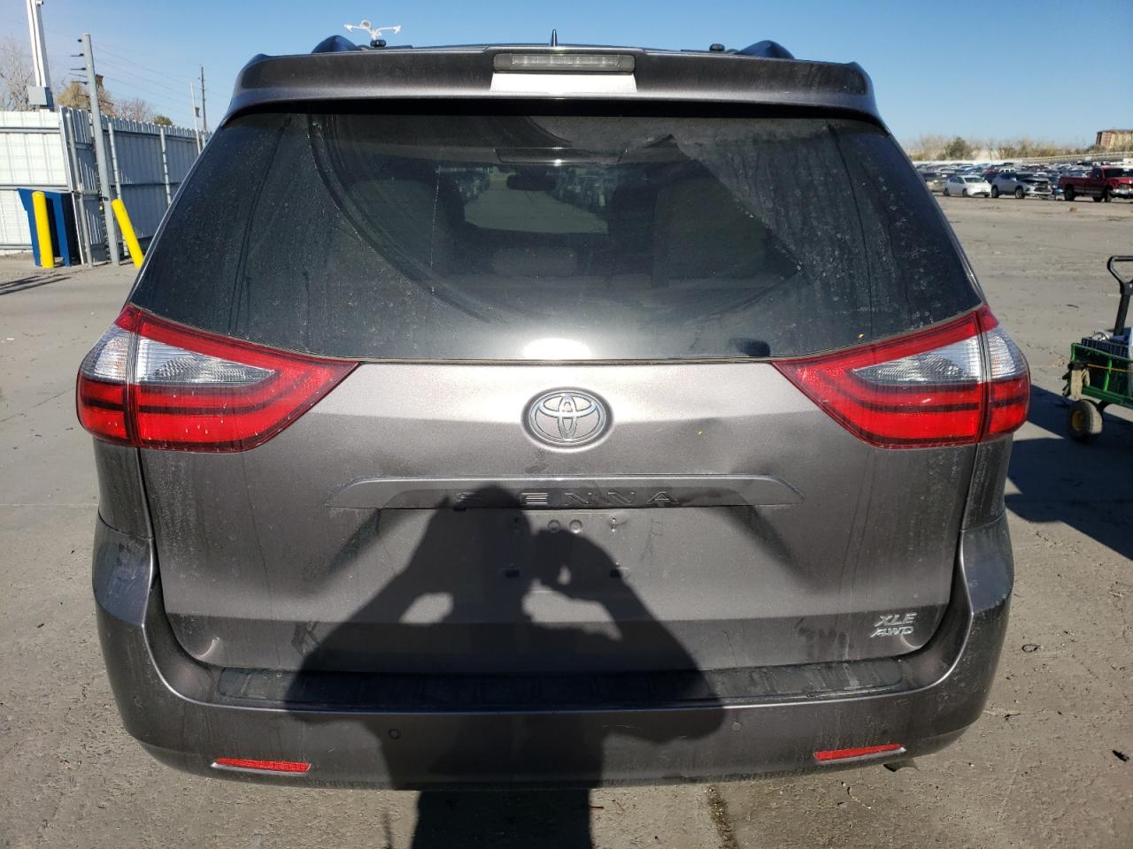 2020 Toyota Sienna - Image 6