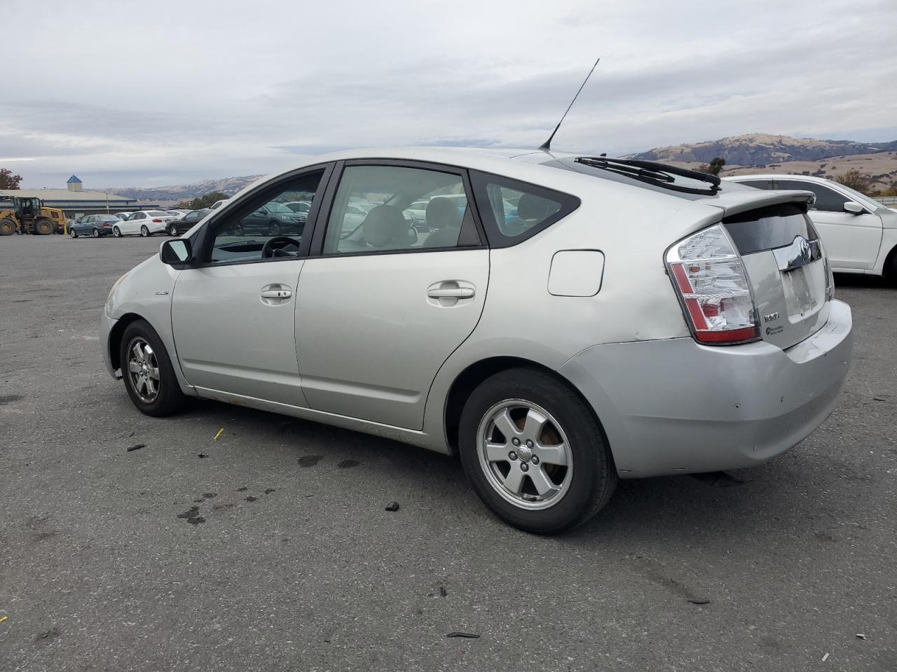 2005 Toyota Prius - Image 2