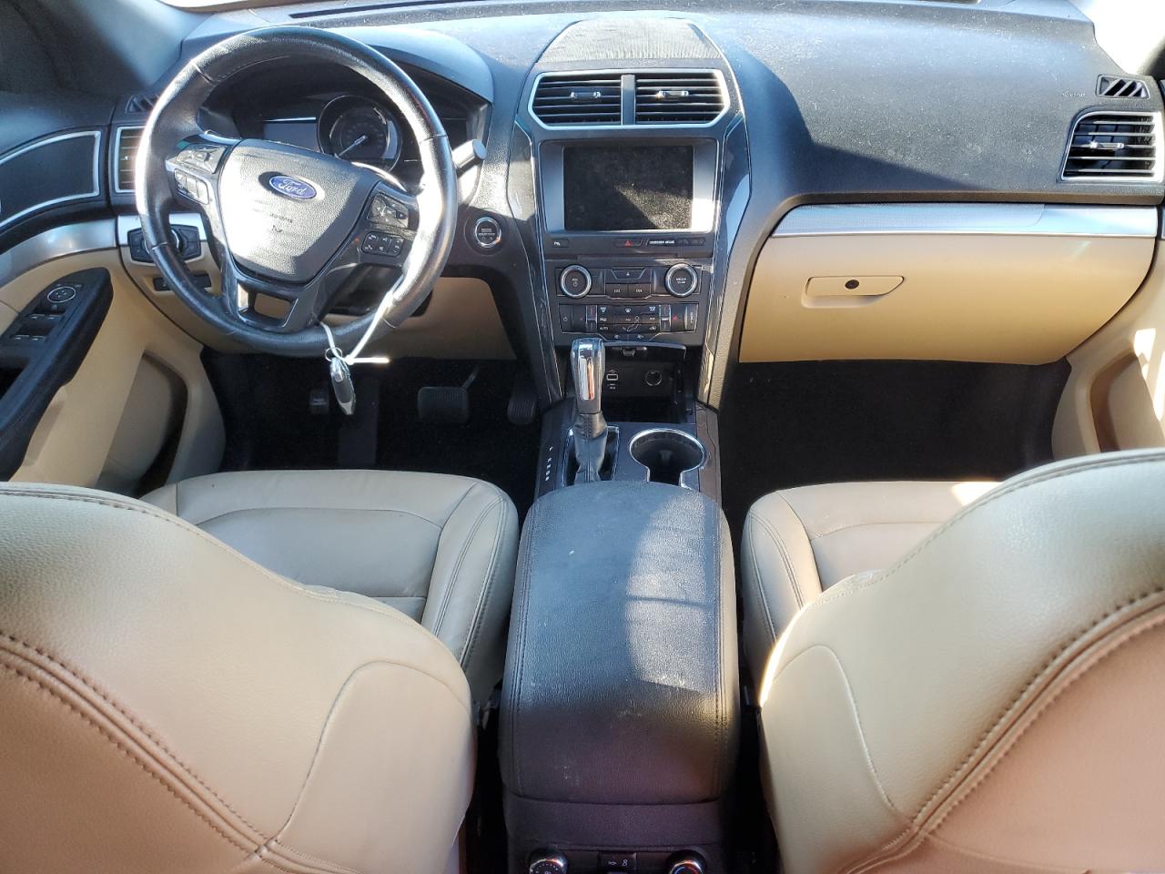 2016 Ford Explorer - Image 8
