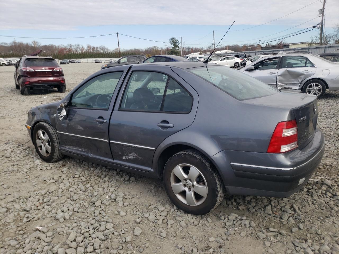 2004 Volkswagen Jetta - Image 2