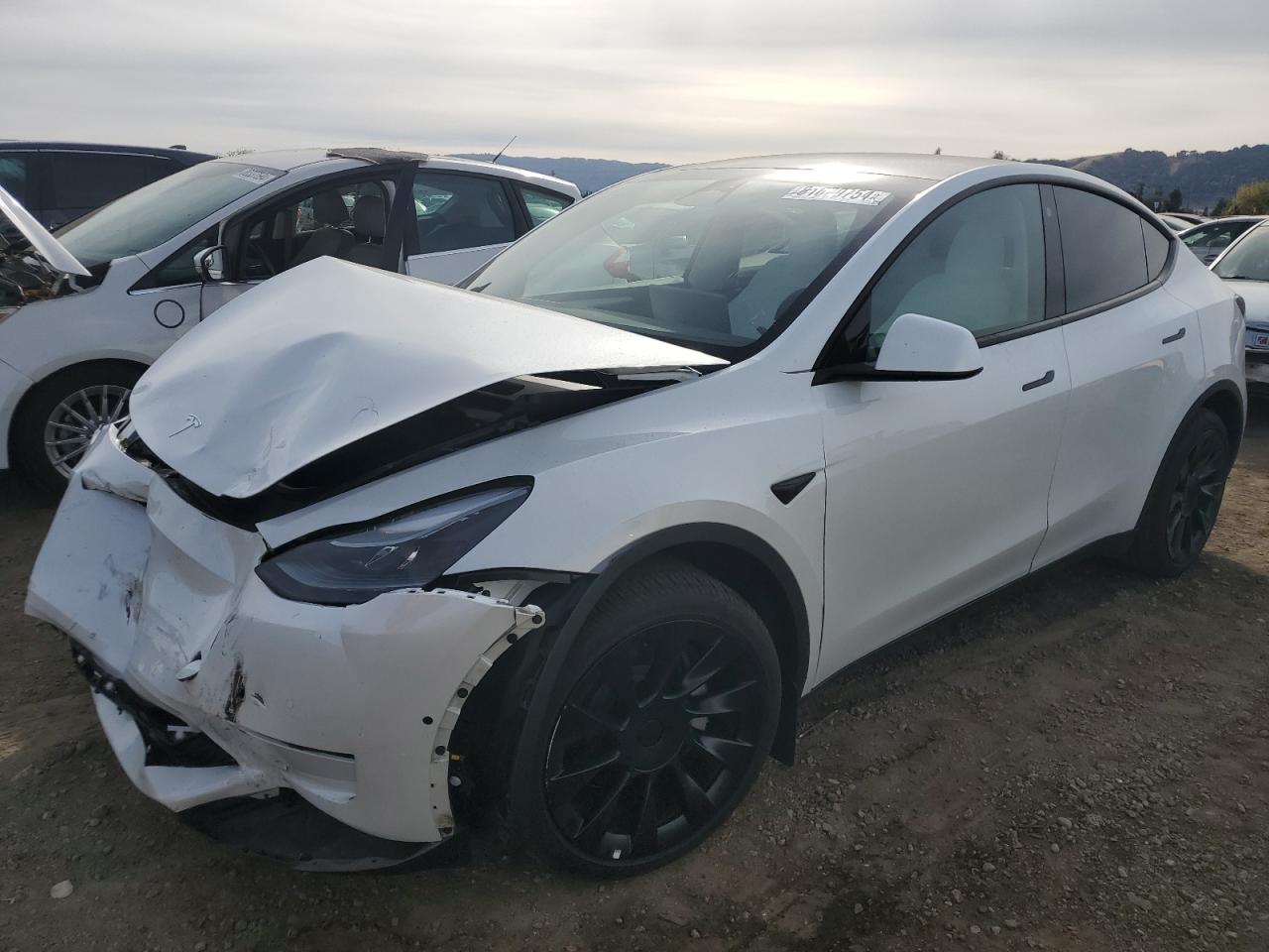 7SAYGDEE8NF550553 2022 TESLA MODEL Y - Image 1