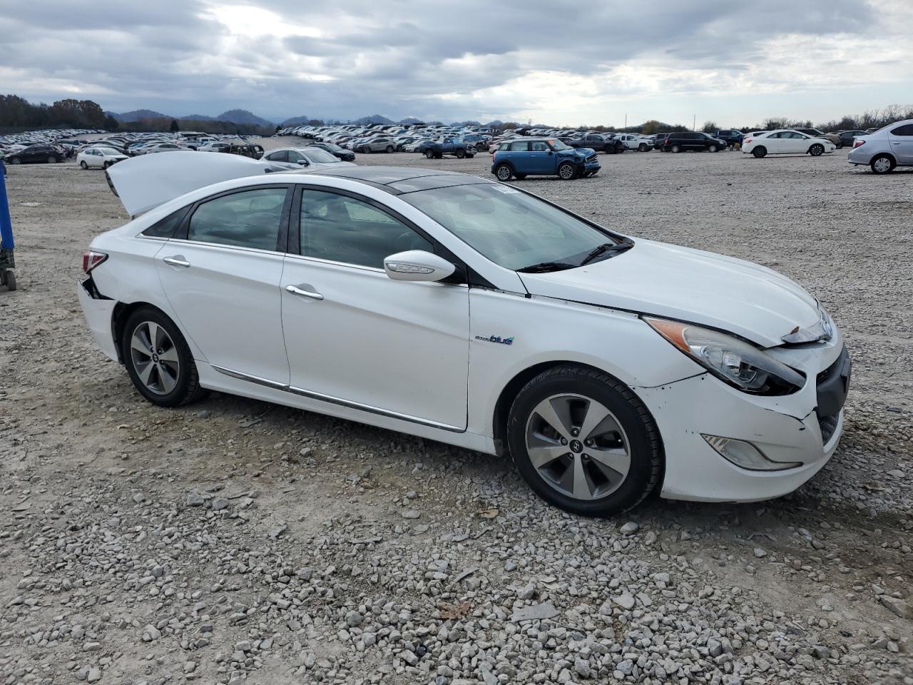 2011 Hyundai Sonata - Image 4