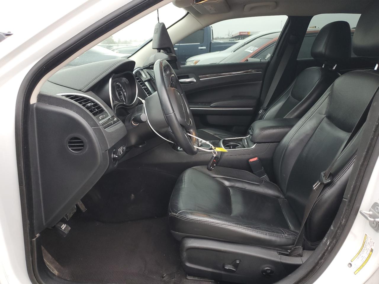 2018 Chrysler 300 - Image 7