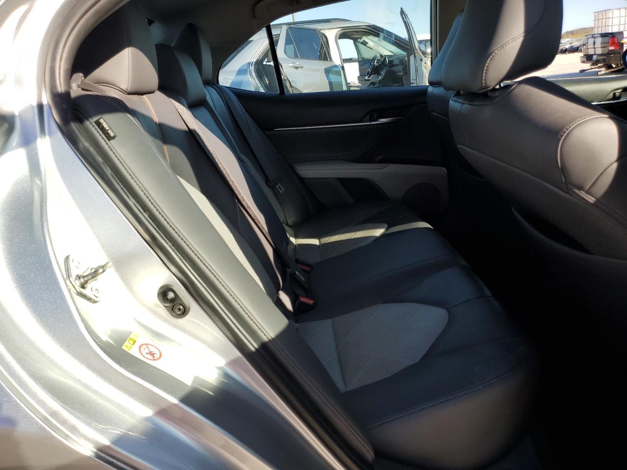 2018 Toyota Camry - Image 10