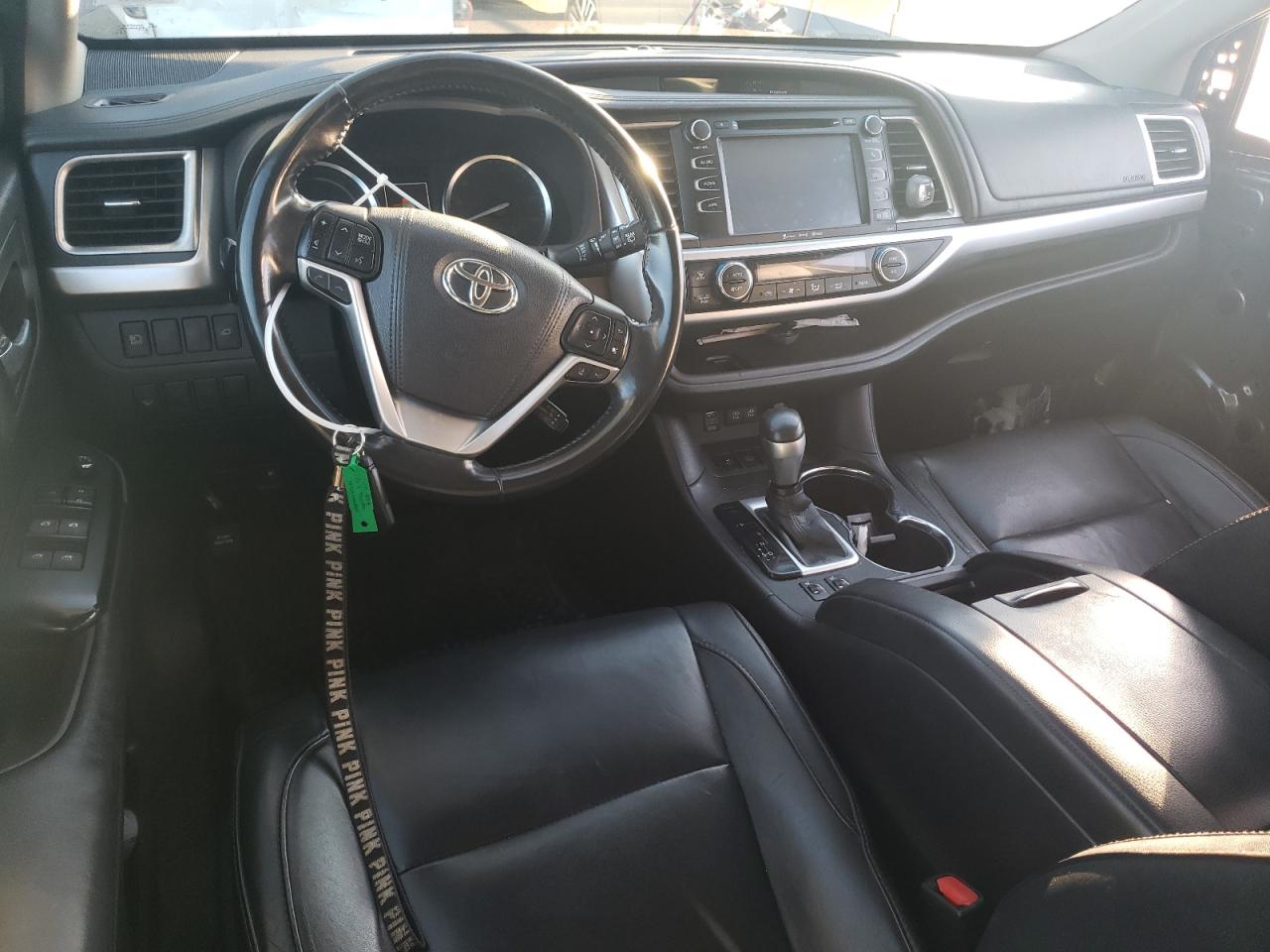 2017 Toyota Highlander - Image 8