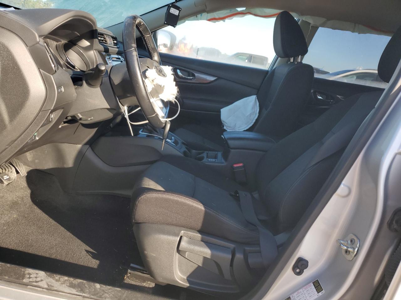 2020 Nissan Rogue - Image 7