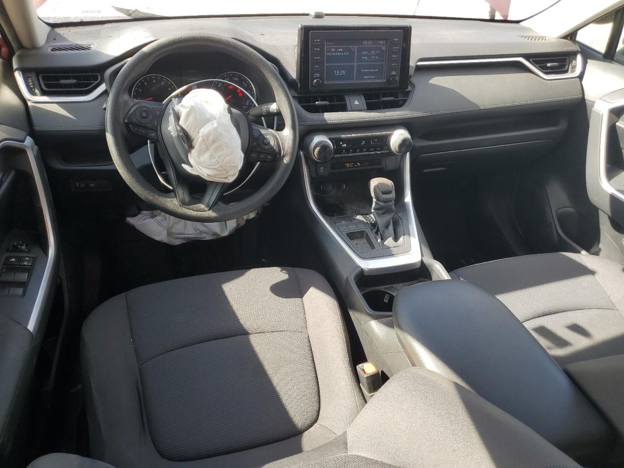 2019 Toyota RAV 4 - Image 8