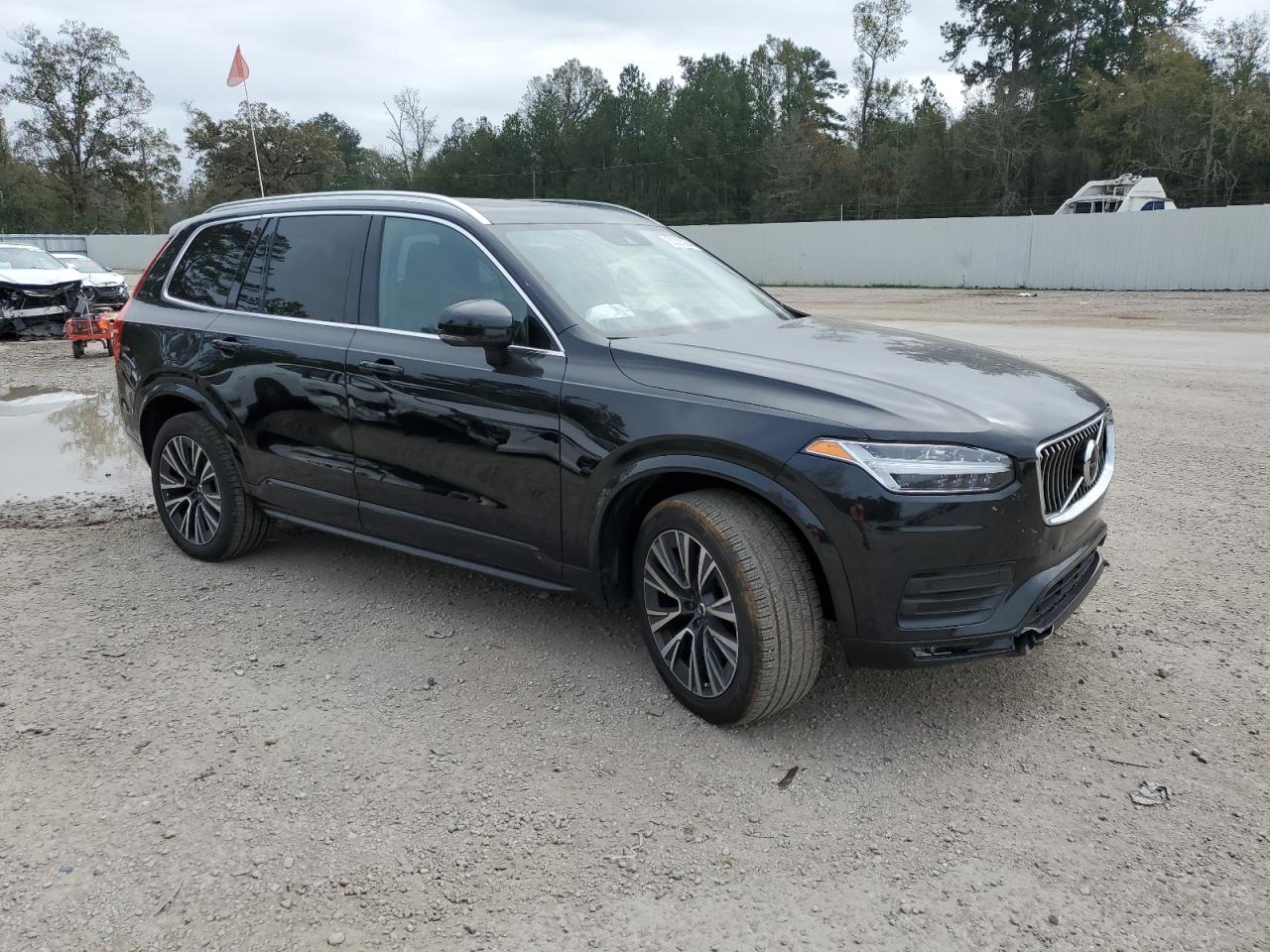 2022 Volvo XC90 - Image 4