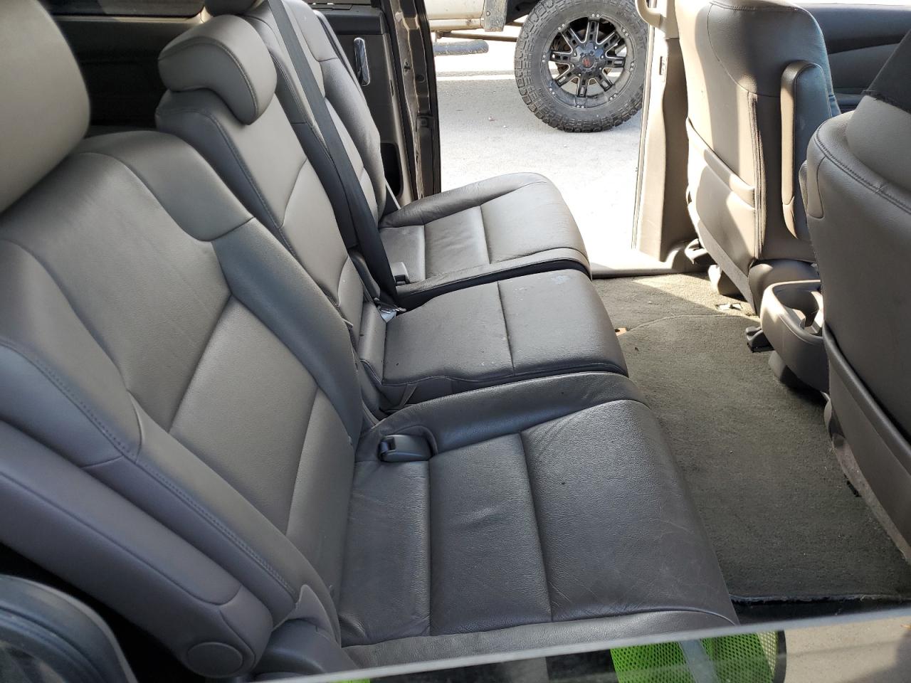 2016 Honda Odyssey - Image 11