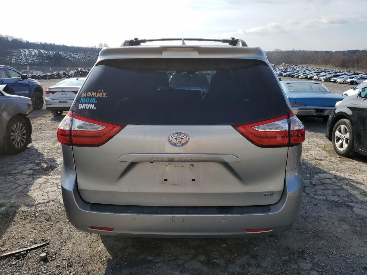2019 Toyota Sienna - Image 6