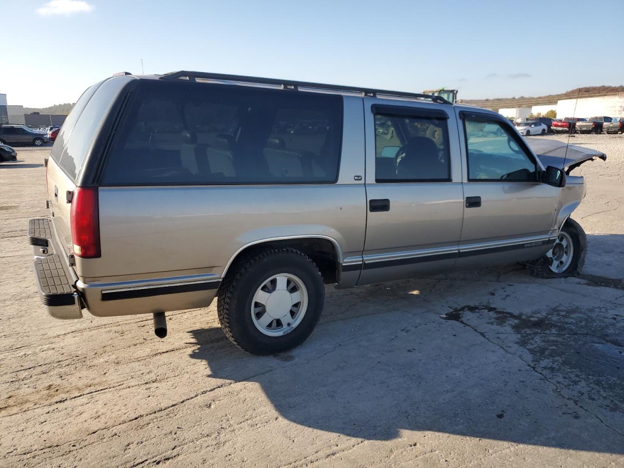 1999 GMC Suburban - Image 3