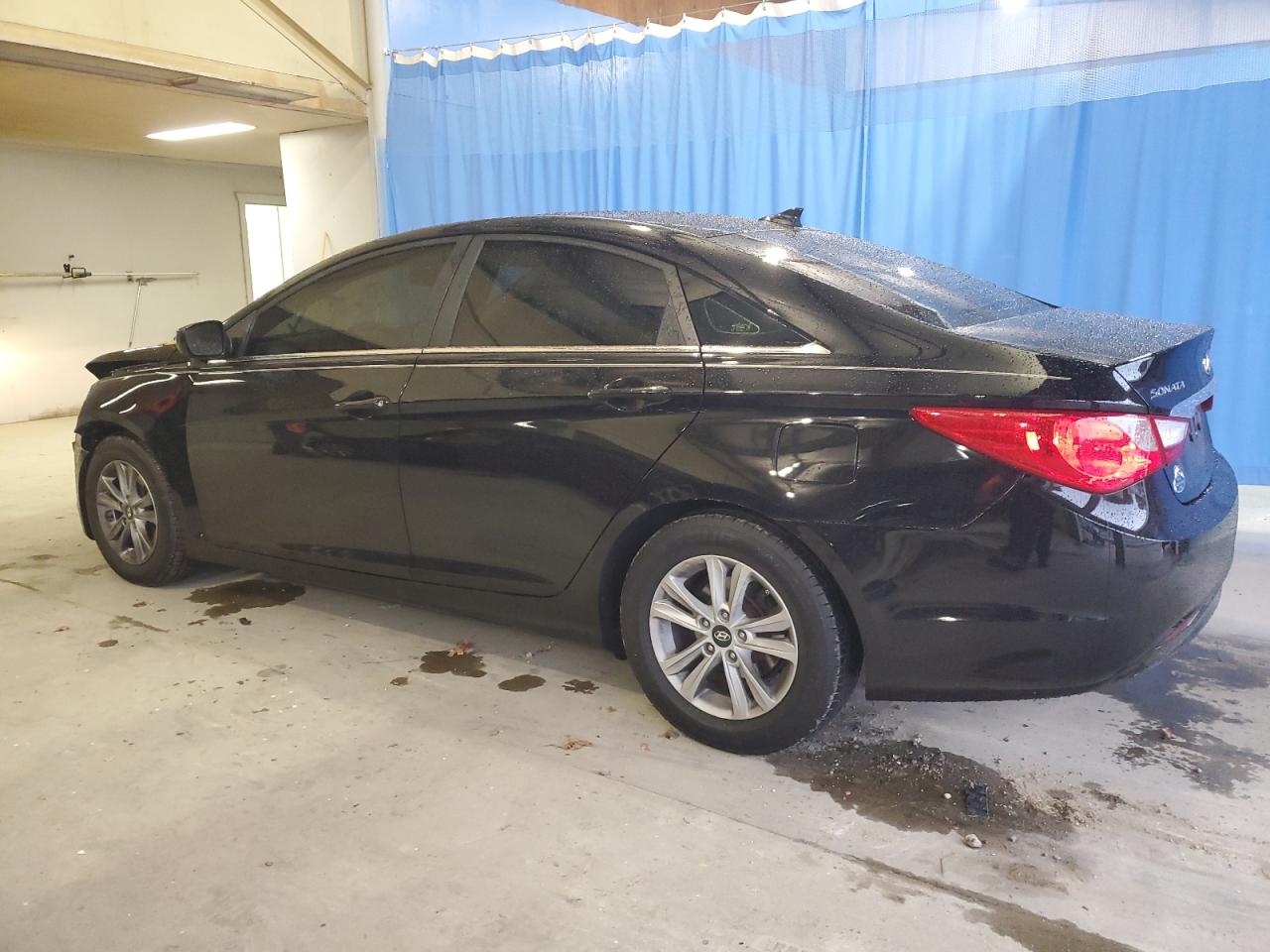 2013 Hyundai Sonata - Image 2