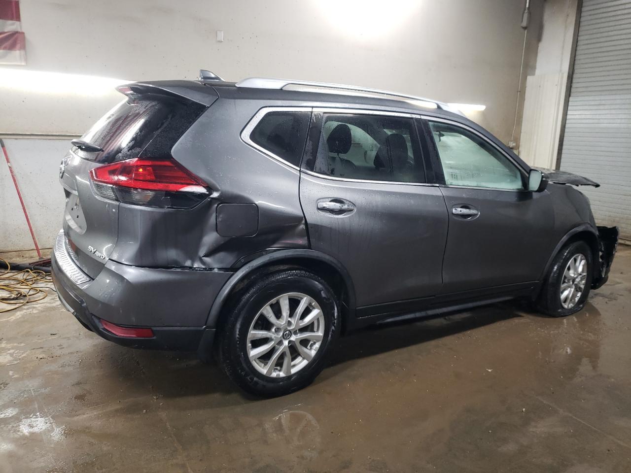 2017 Nissan Rogue S VIN: JN8AT2MV3HW285304 Lot: 81107424