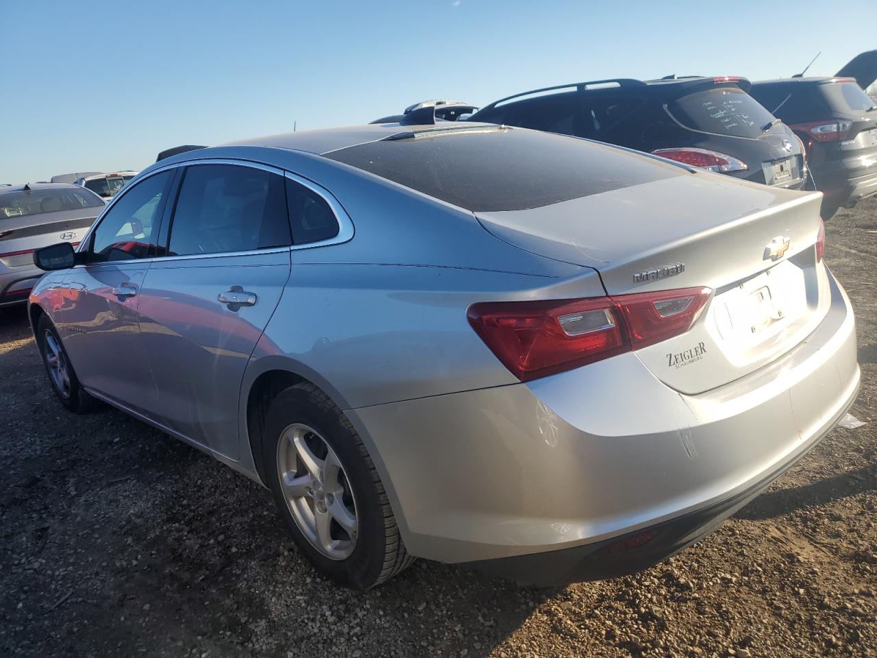 1G1ZB5ST5HF225439 2017 CHEVROLET MALIBU - Image 2