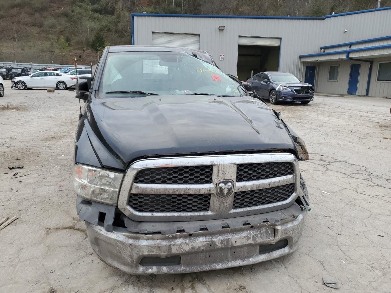 VIN 3C6JR7DT8HG614011 2017 RAM 1500 no.5