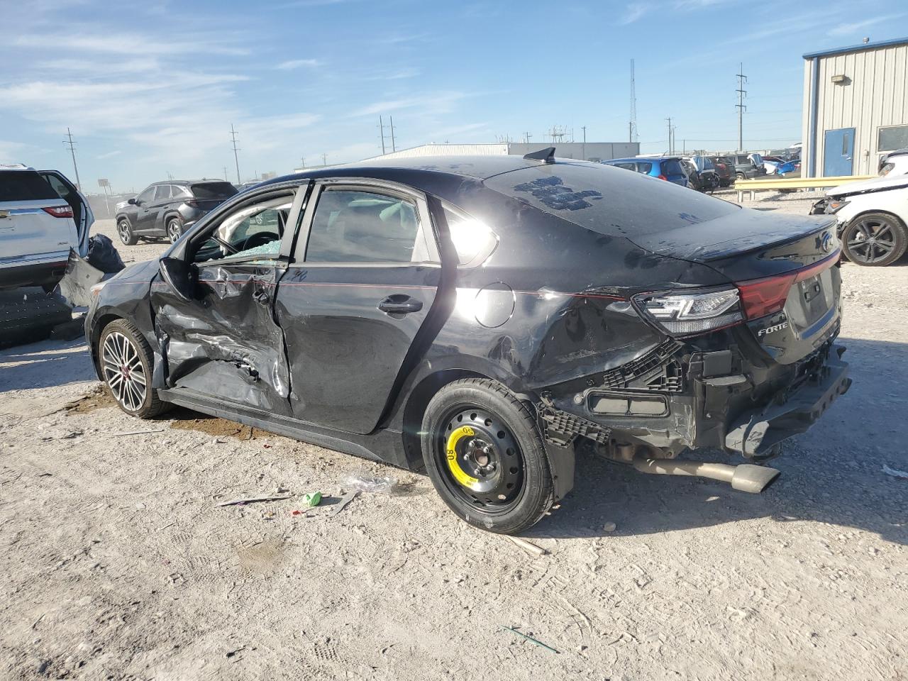 2021 Kia Forte - Image 2