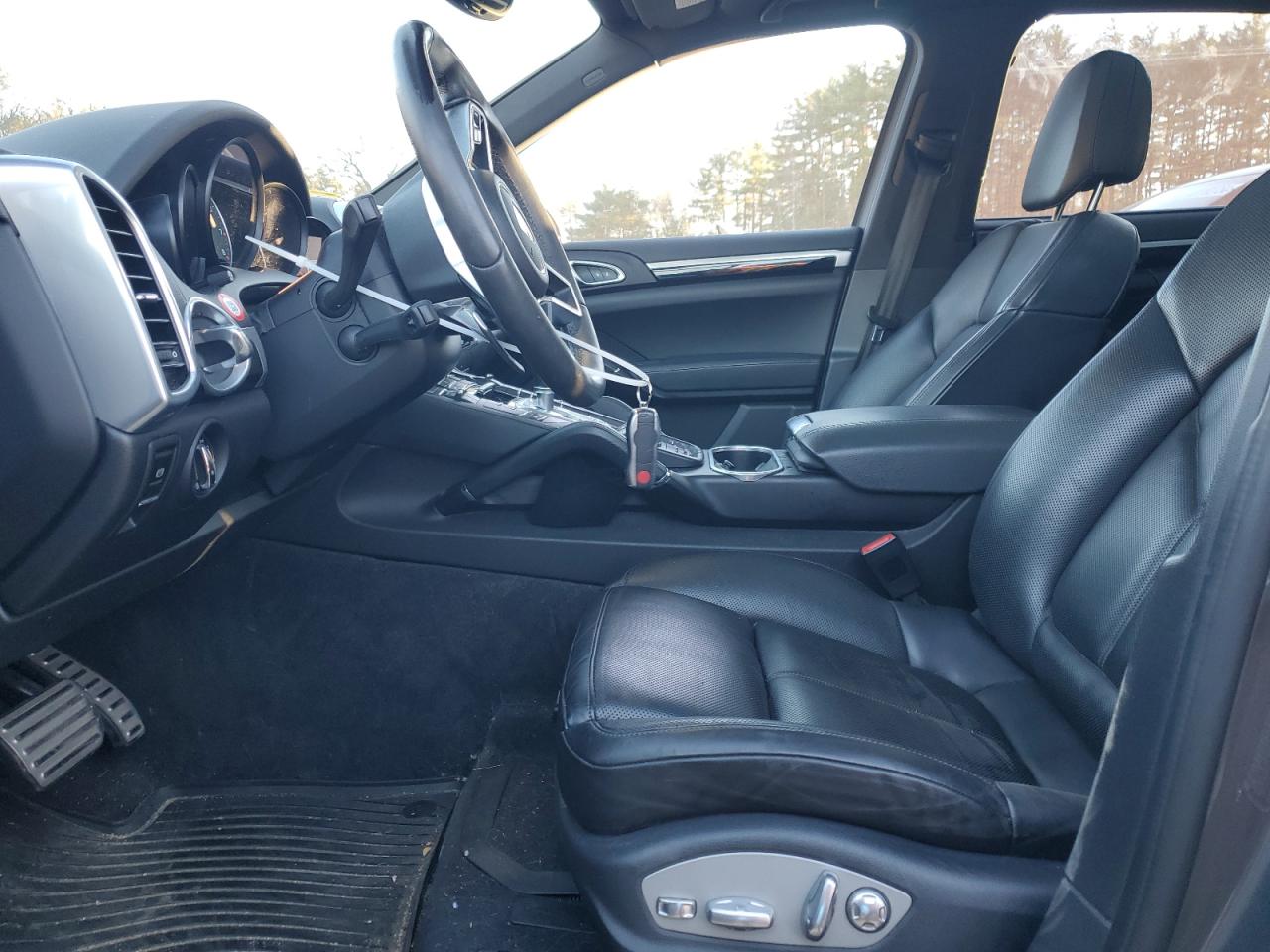 2017 Porsche Cayenne S VIN: WP1AB2A25HLA50282 Lot: 80912384