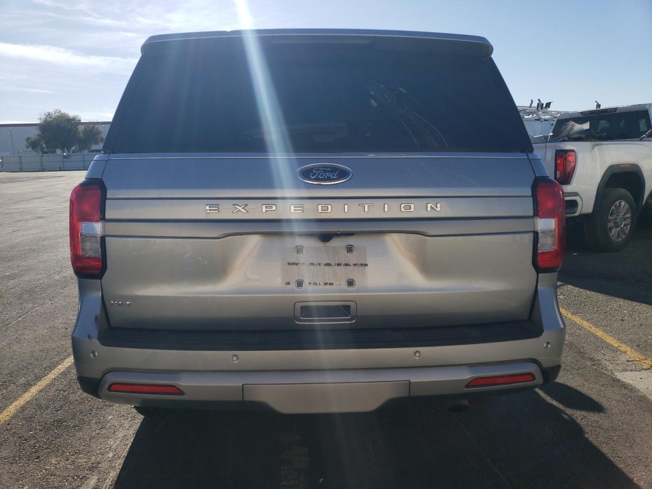 2024 Ford Expedition Xlt VIN: 1FMJU1J89REA24120 Lot: 79137384