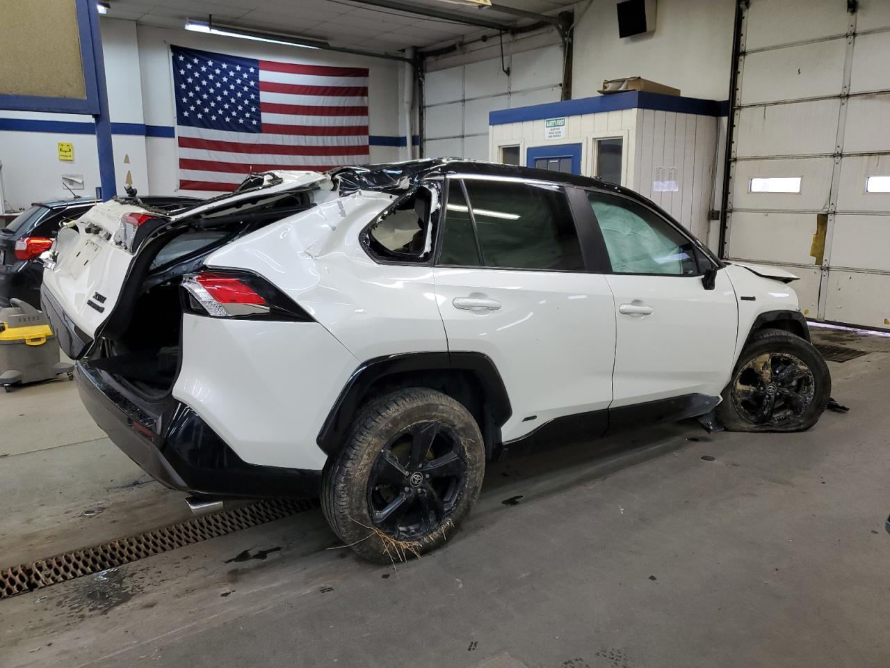 2021 Toyota RAV 4 - Image 3