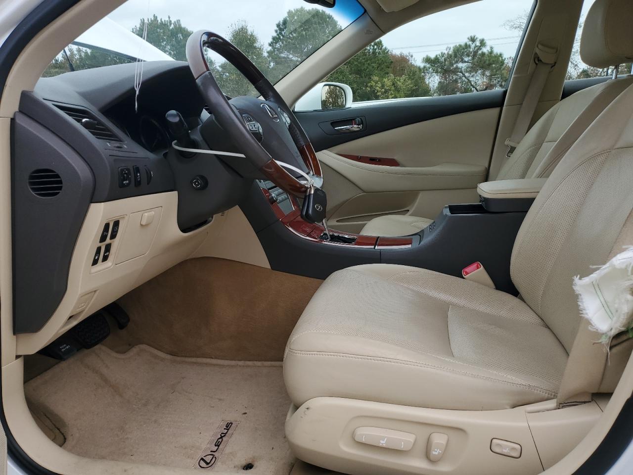 2011 Lexus ES - Image 7