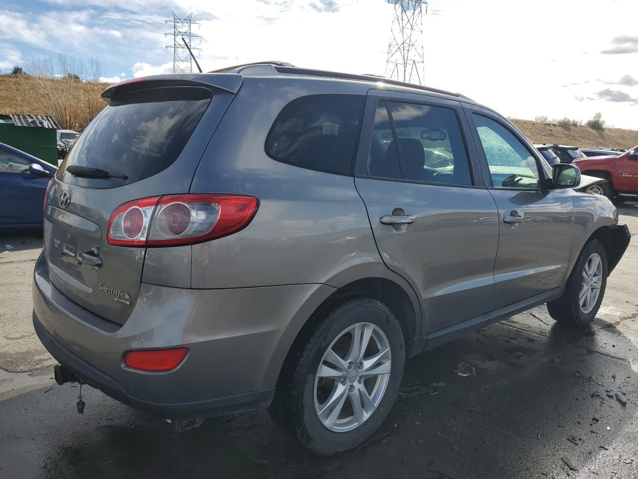 2011 Hyundai Santa Fe - Image 3