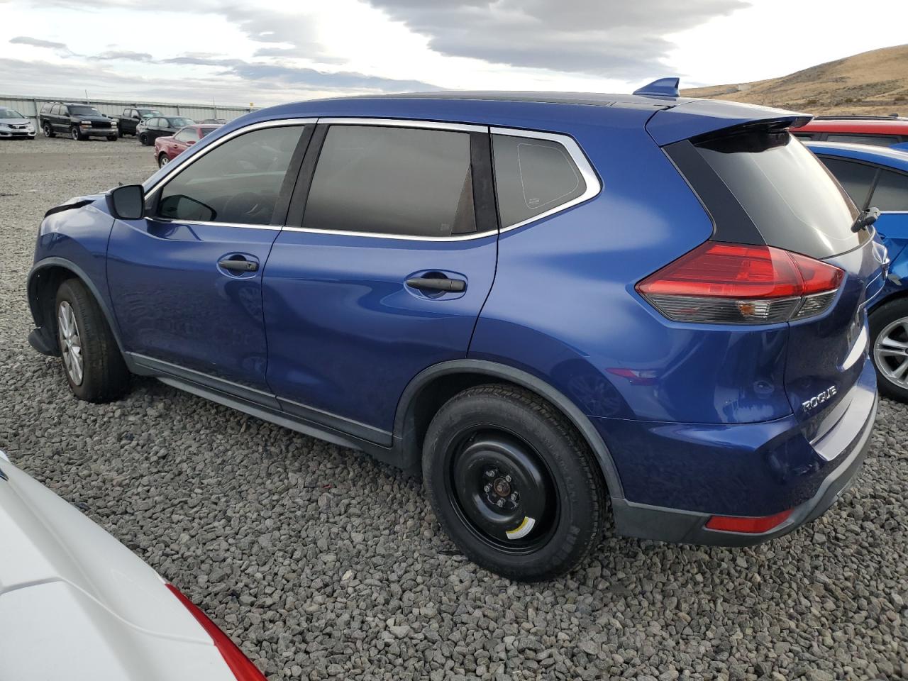 2017 Nissan Rogue - Image 2