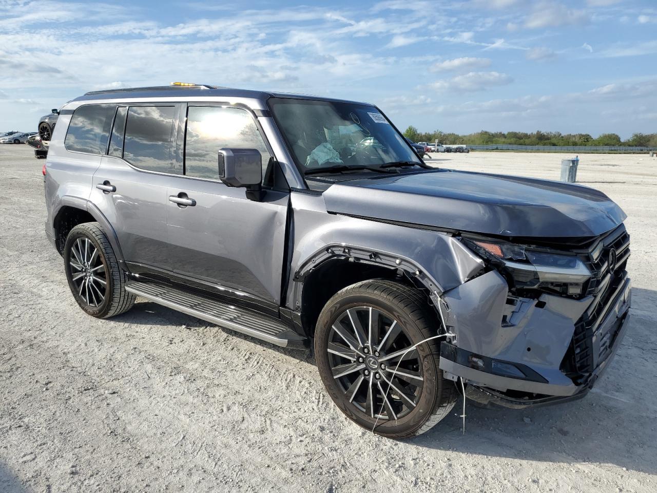 2024 Lexus GX - Image 4
