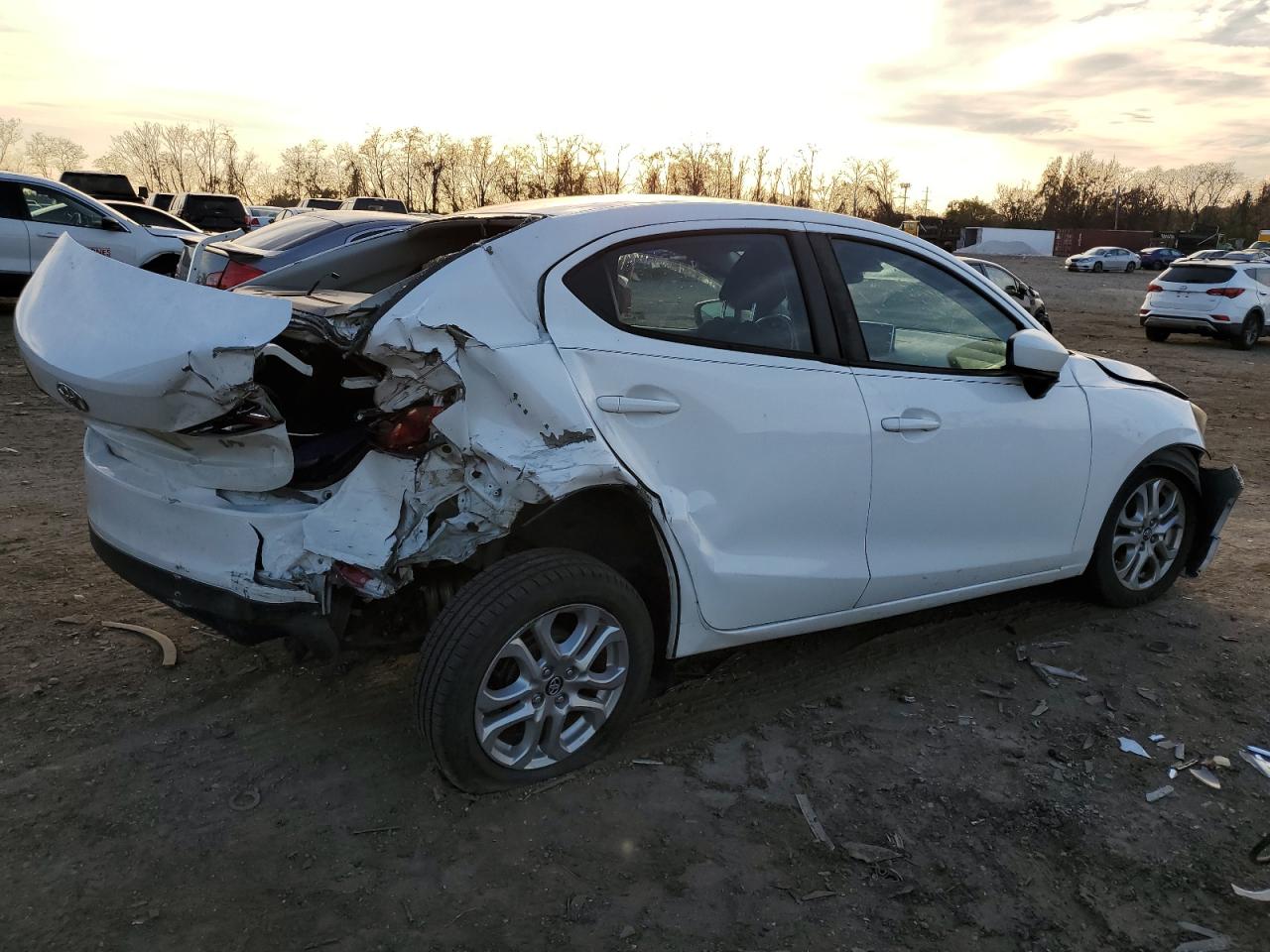 2017 Toyota Yaris - Image 3