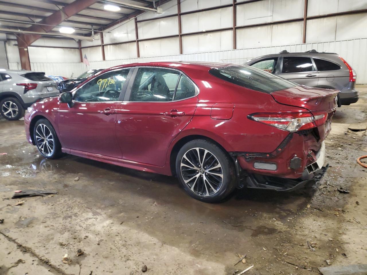 VIN 4T1B11HK7JU528318 2018 TOYOTA CAMRY no.2