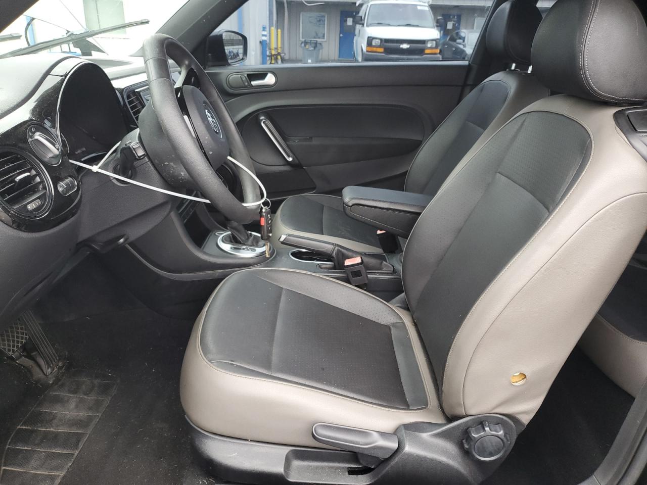 2015 Volkswagen Beetle - Image 7
