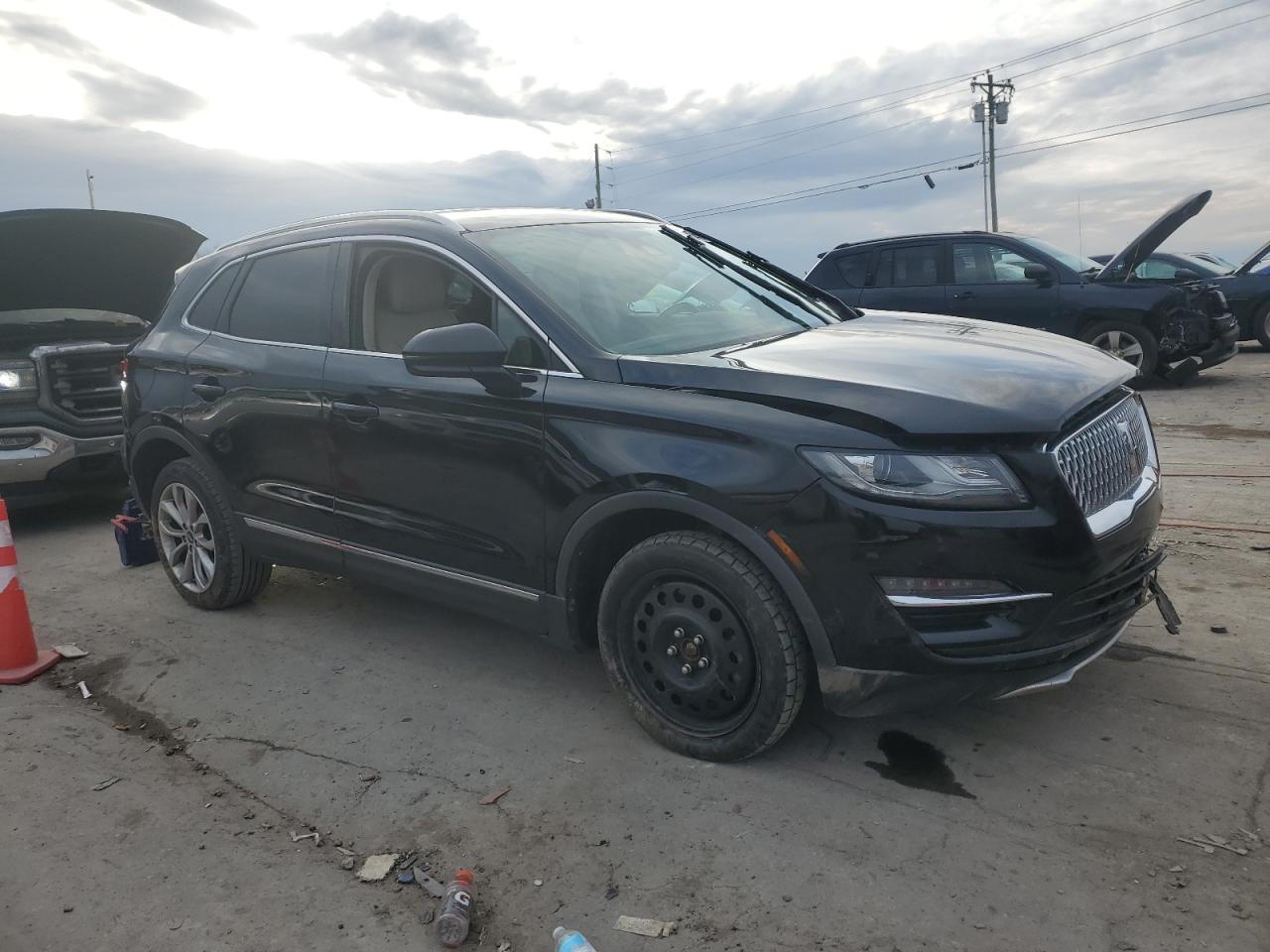 VIN 5LMCJ2C95KUL51930 2019 LINCOLN MKC no.4