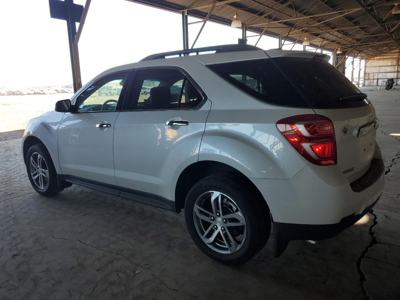2017 Chevrolet Equinox - Image 2