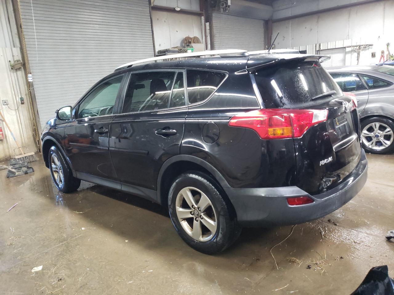 VIN 2T3RFREV9FW340010 2015 TOYOTA RAV4 no.2