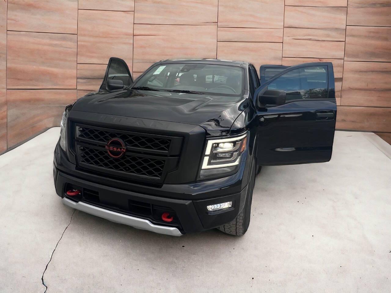 2024 Nissan Titan - Image 9