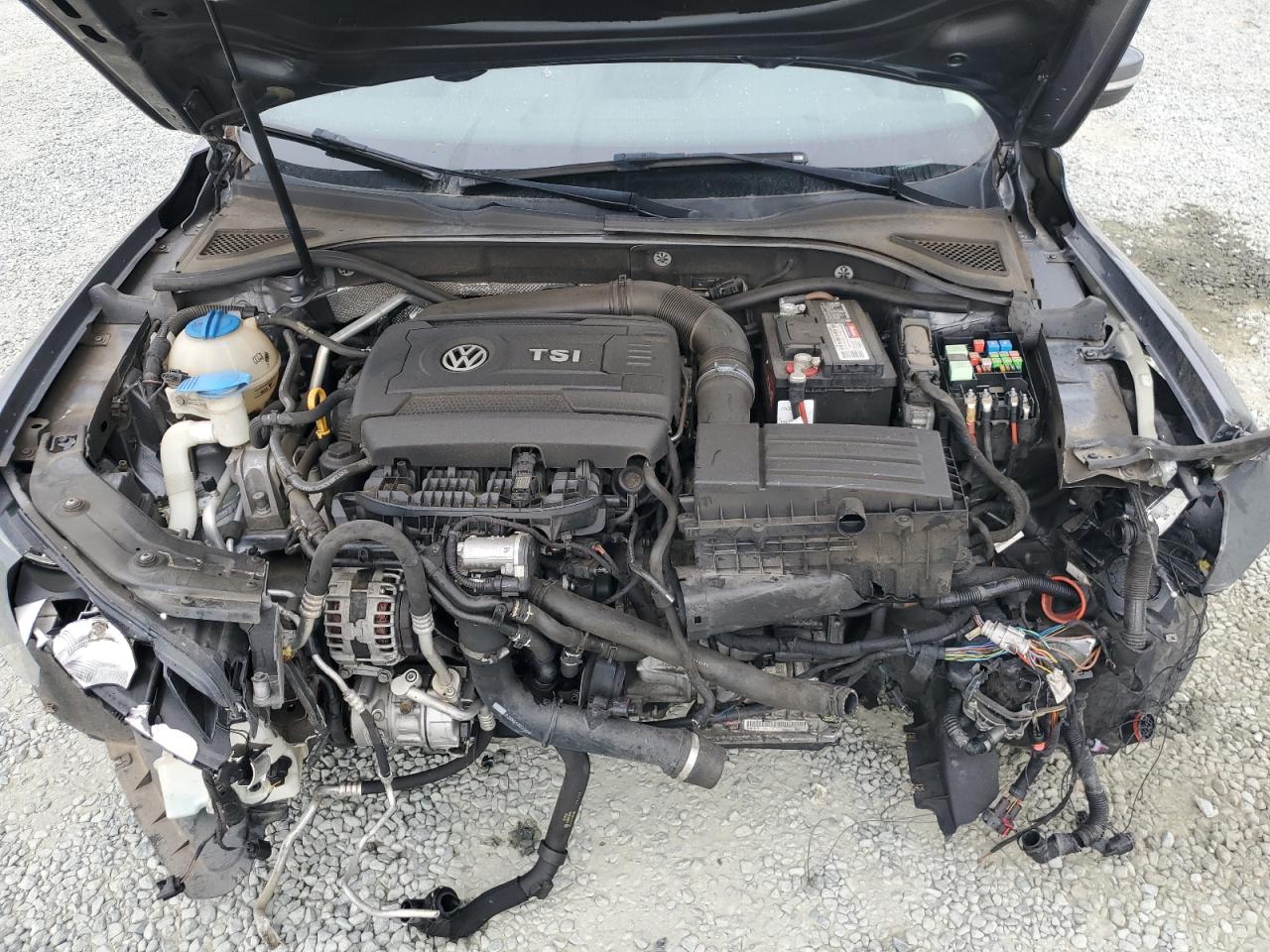 2015 Volkswagen Passat - Image 12
