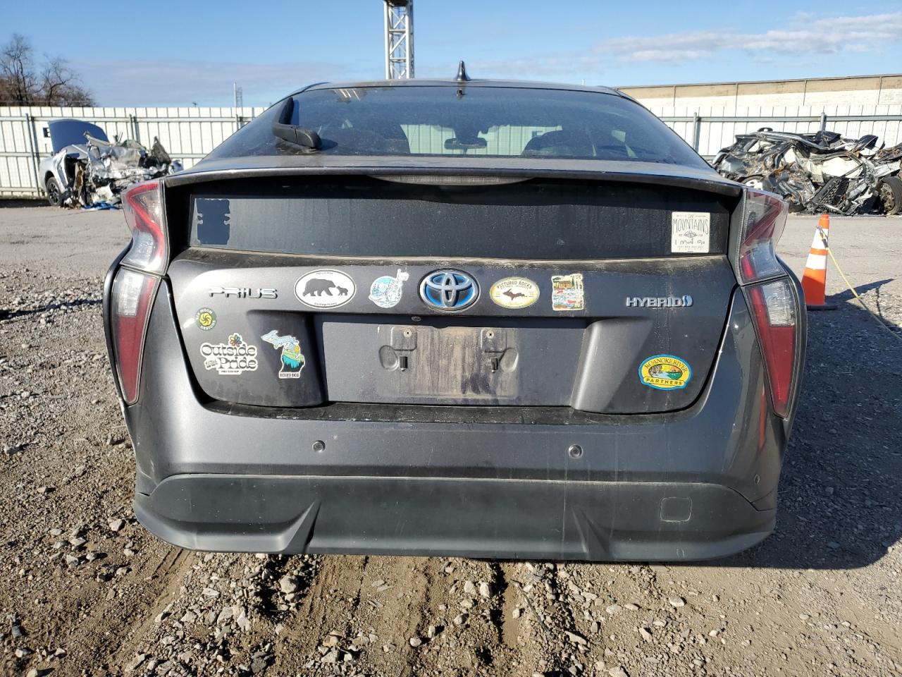 VIN JTDKARFU4J3055314 2018 TOYOTA PRIUS no.6