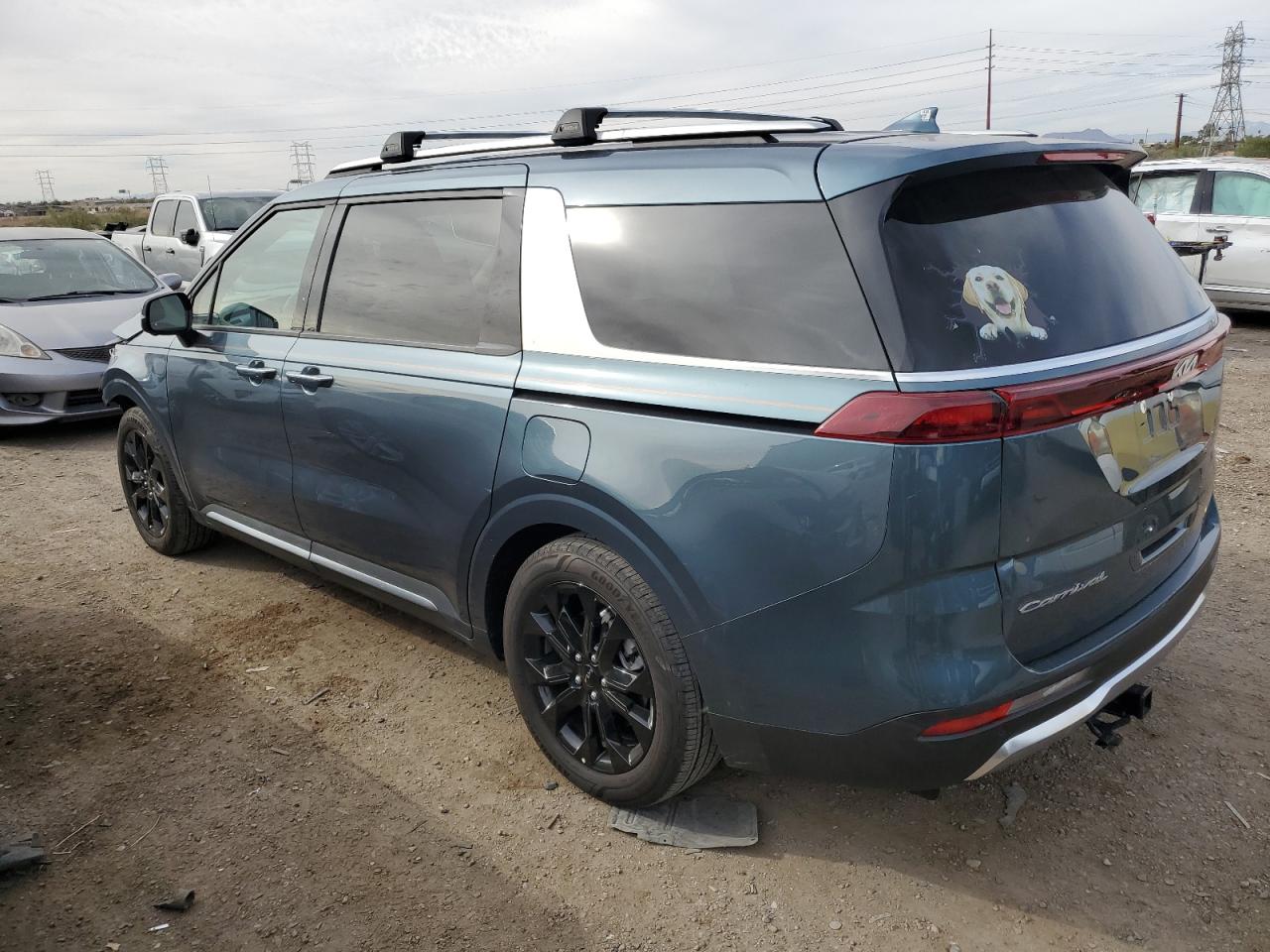 2022 Kia Carnival - Image 2