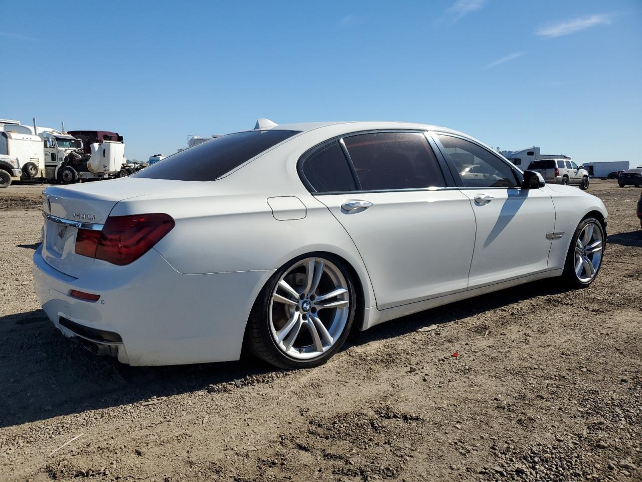 VIN WBAYE4C57ED138408 2014 BMW 7 SERIES no.3