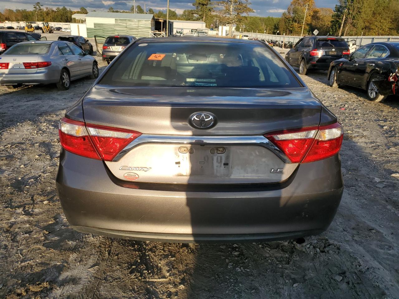 VIN 4T1BF1FK8GU166061 2016 TOYOTA CAMRY no.6