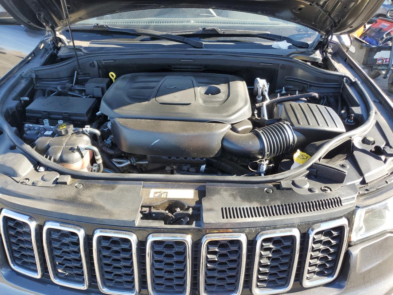 2021 Jeep Grand Cherokee - Image 12