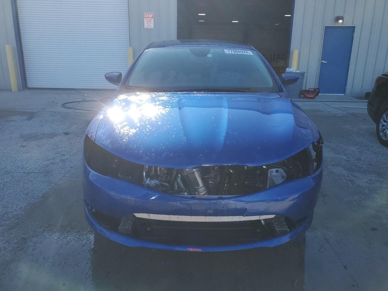 2016 Chrysler 200 - Image 5