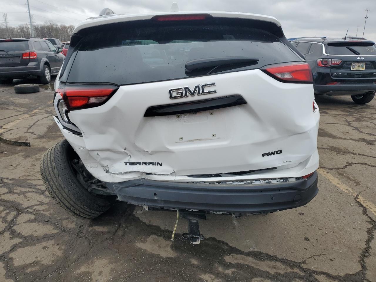2020 GMC Terrain - Image 6
