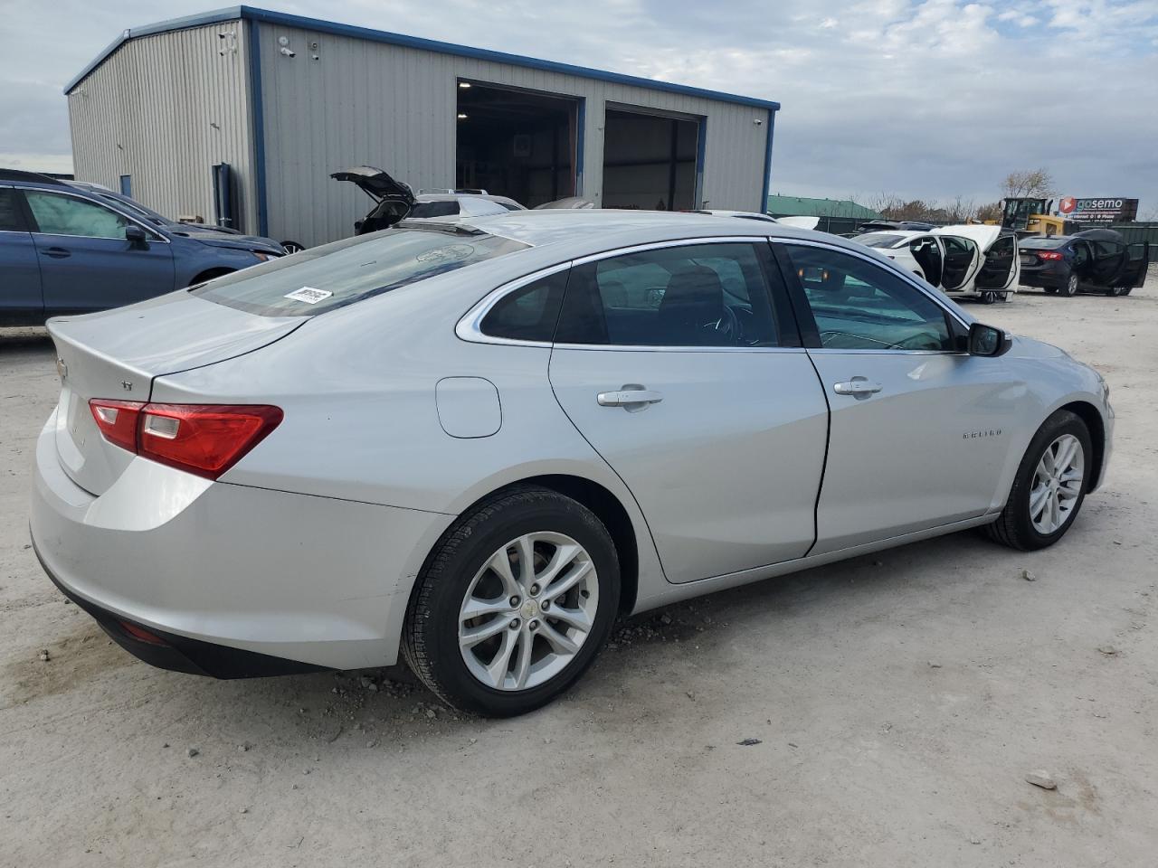2018 Chevrolet Malibu - Image 3