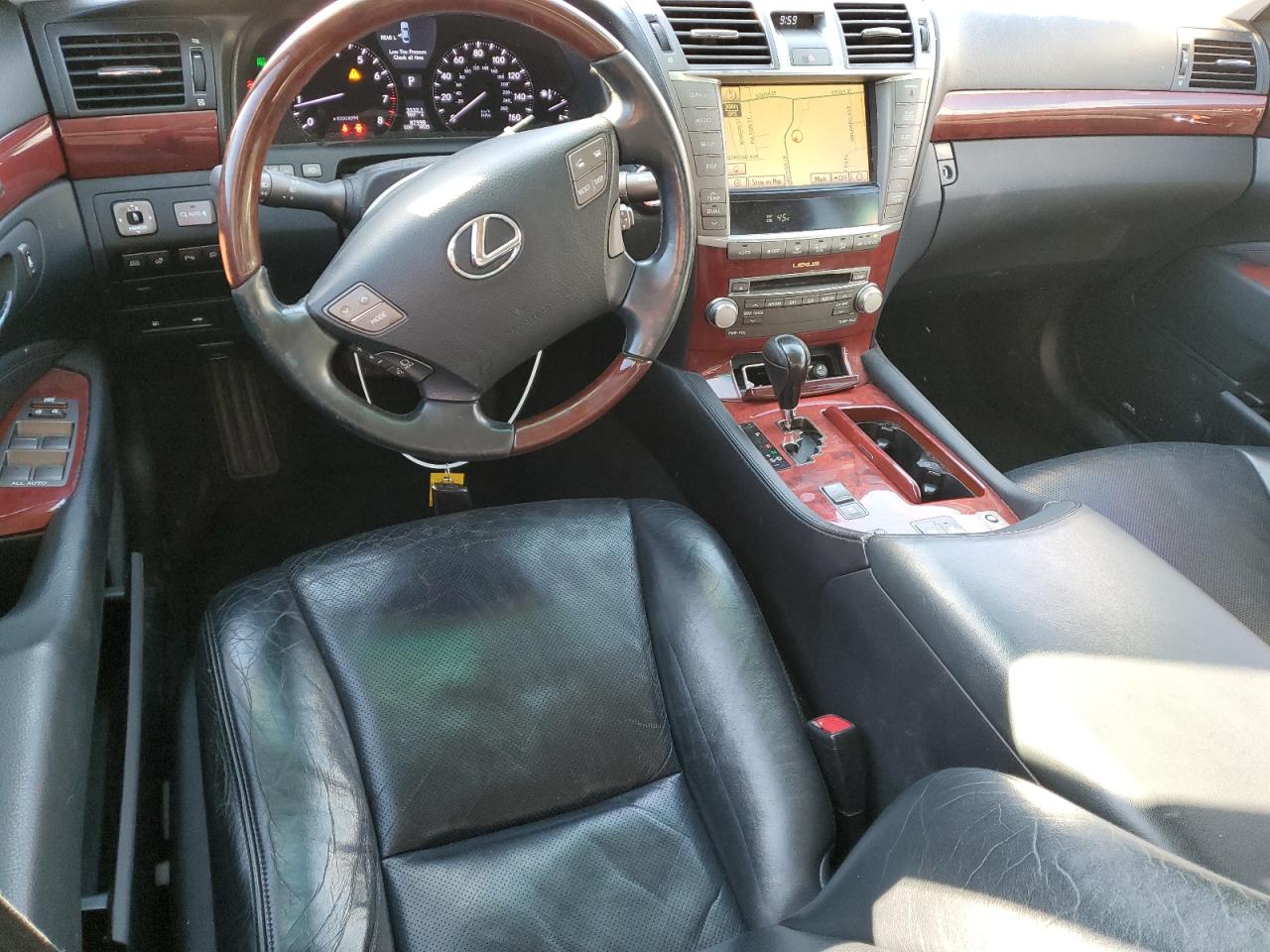 2011 Lexus LS - Image 8