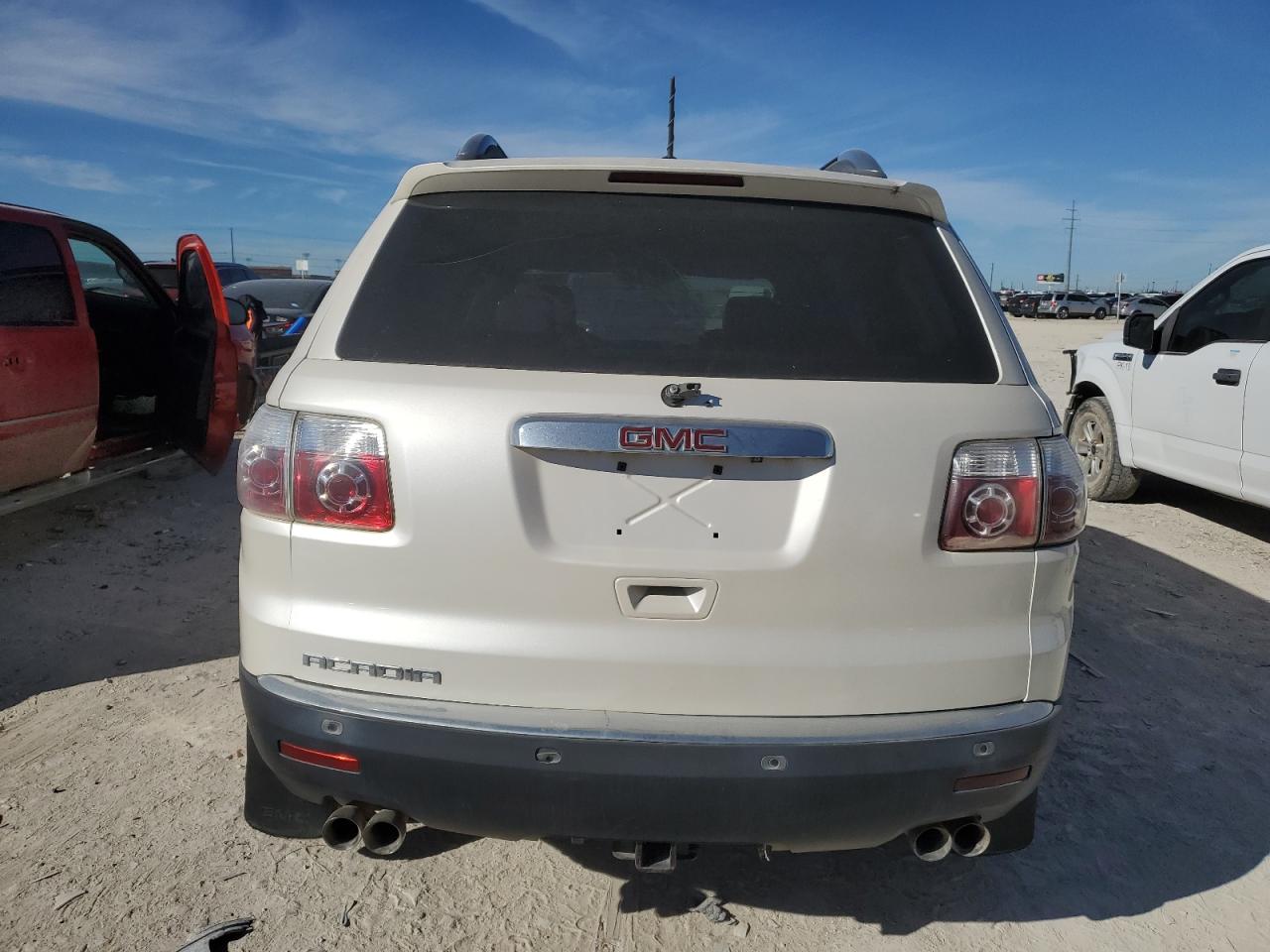 2009 GMC Acadia - Image 6