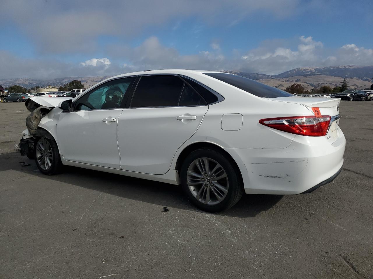 VIN 4T1BF1FK2GU504926 2016 TOYOTA CAMRY no.2